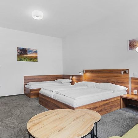 Penzion Na Namesti Dvur Kralove nad Labem Ngoại thất bức ảnh