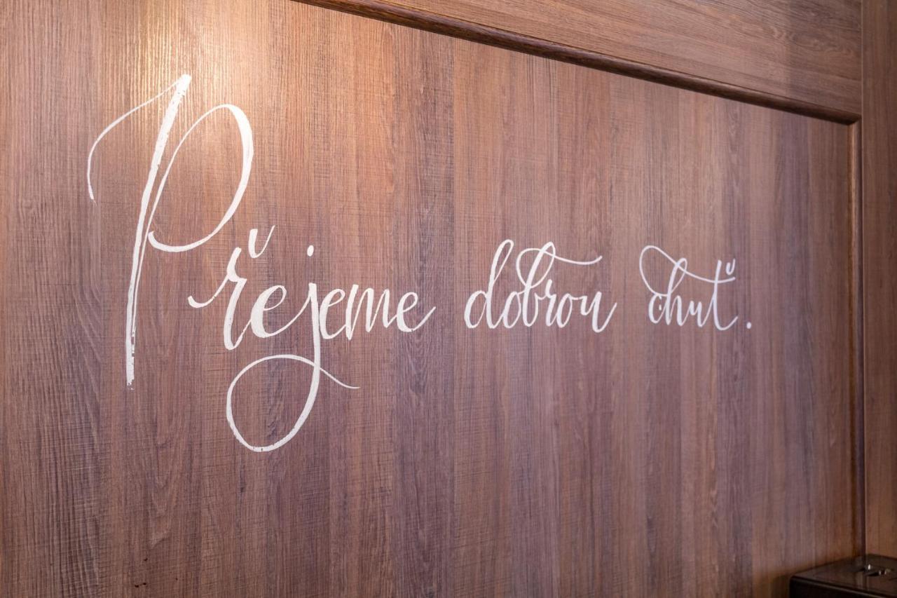 Penzion Na Namesti Dvur Kralove nad Labem Ngoại thất bức ảnh