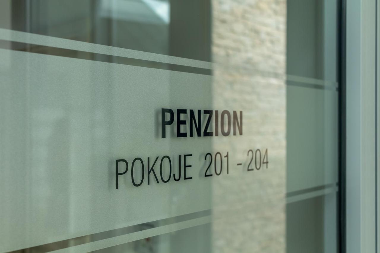 Penzion Na Namesti Dvur Kralove nad Labem Ngoại thất bức ảnh