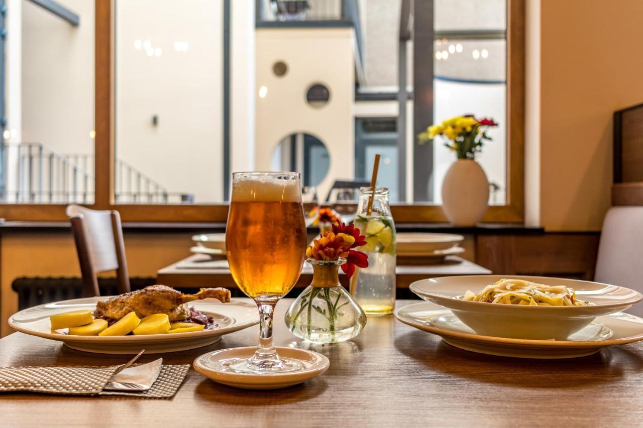 Penzion Na Namesti Dvur Kralove nad Labem Ngoại thất bức ảnh